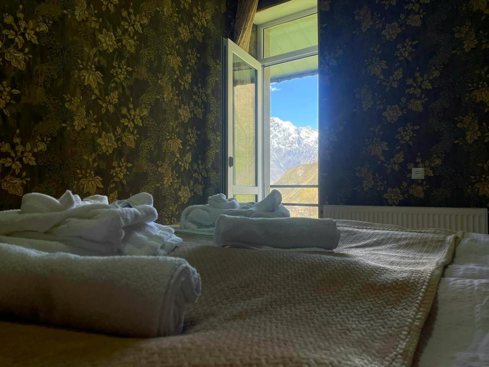 Hotel Garbani Степанцмінда Номер фото