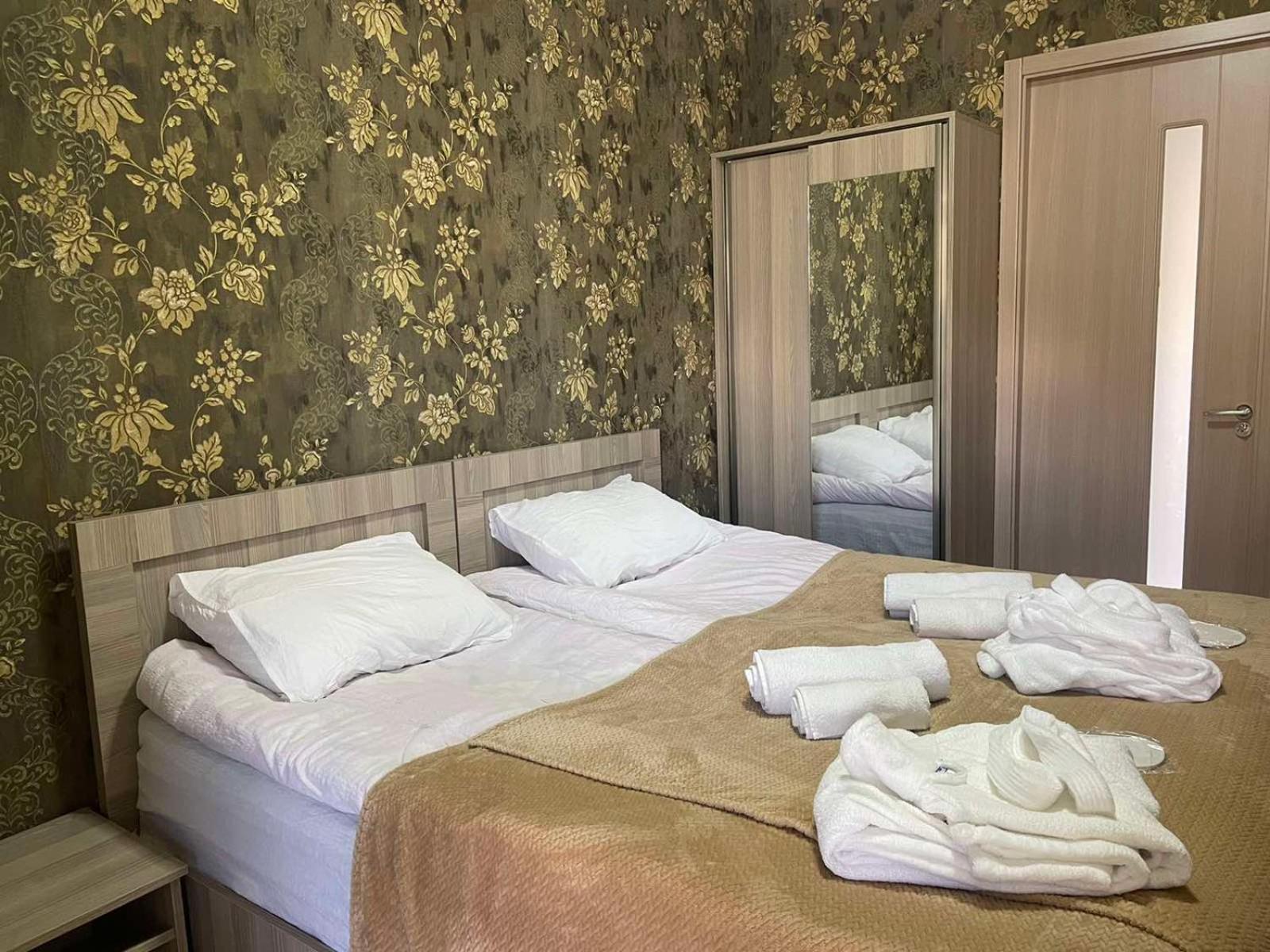 Hotel Garbani Степанцмінда Номер фото